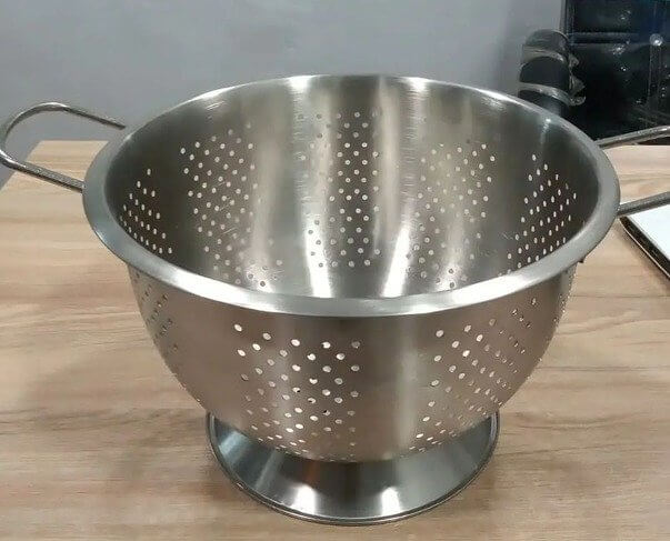 Here's Why You Should Use a Colander for Those Handwash Items