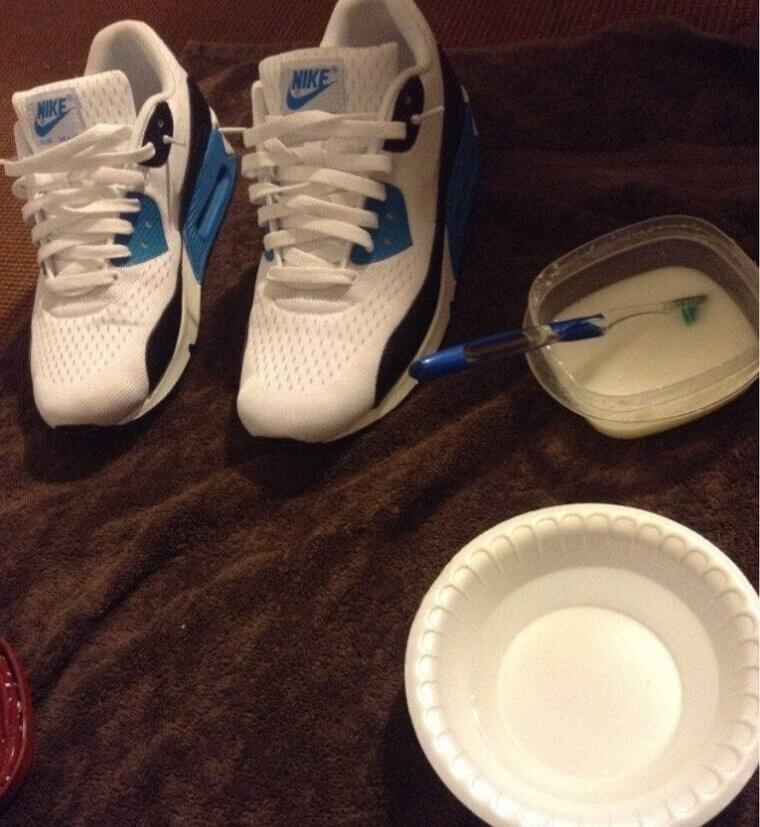 Deodorize Stinky Shoes