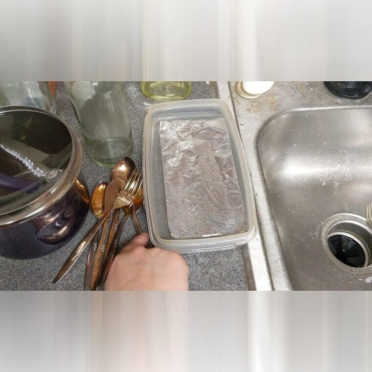 Restore Silver, Brass, And Copper With A Vinegar Solution