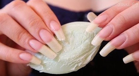 Keep Nails Free From Dirt