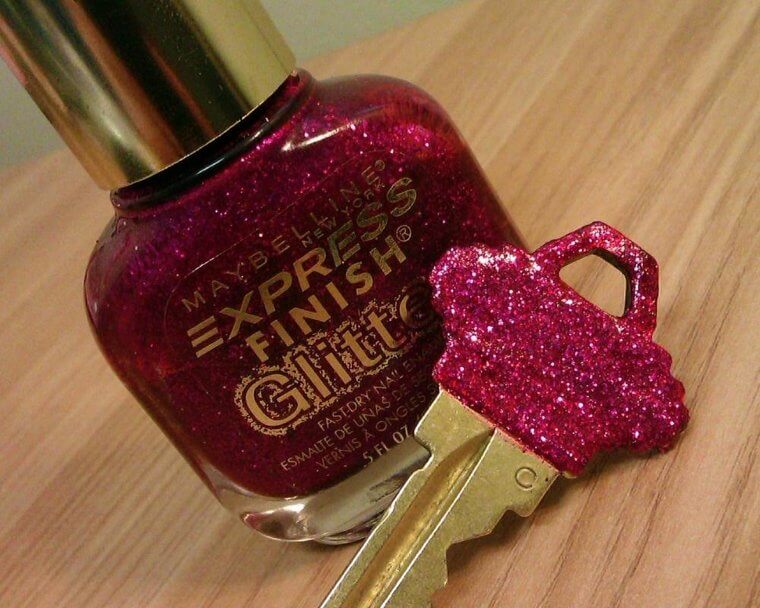 Identify Your Keys By Color Coding Them Using Nail Varnish