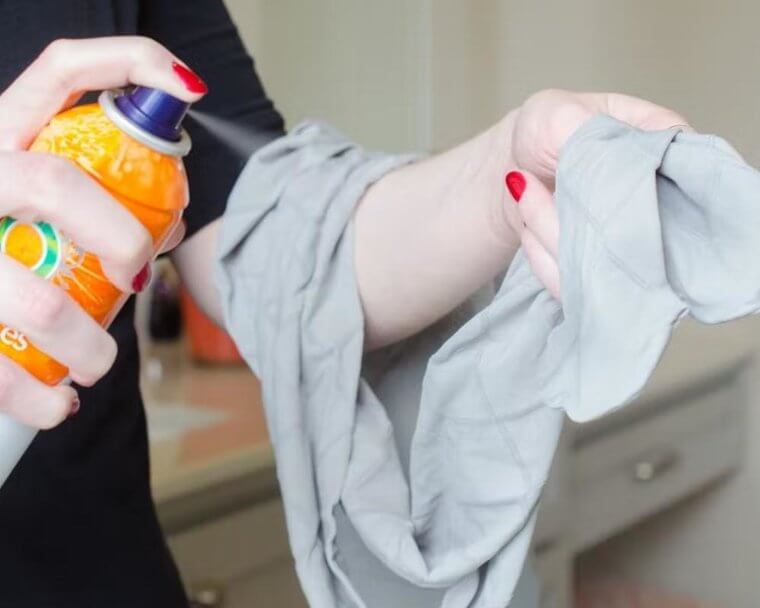 Keep Your Pantyhose From Snagging and Ripping With Hairspray