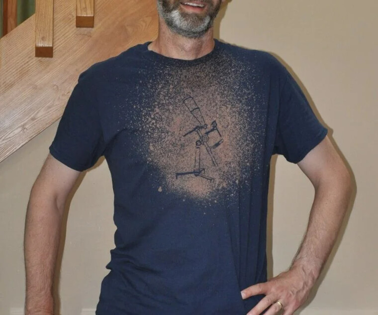 Use Bleach to Create Your Own Graphic Designs