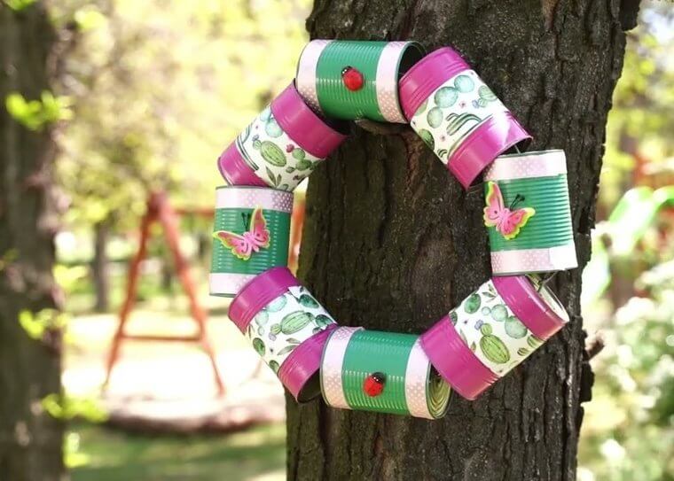 Brighten up Your Door With a Wreath