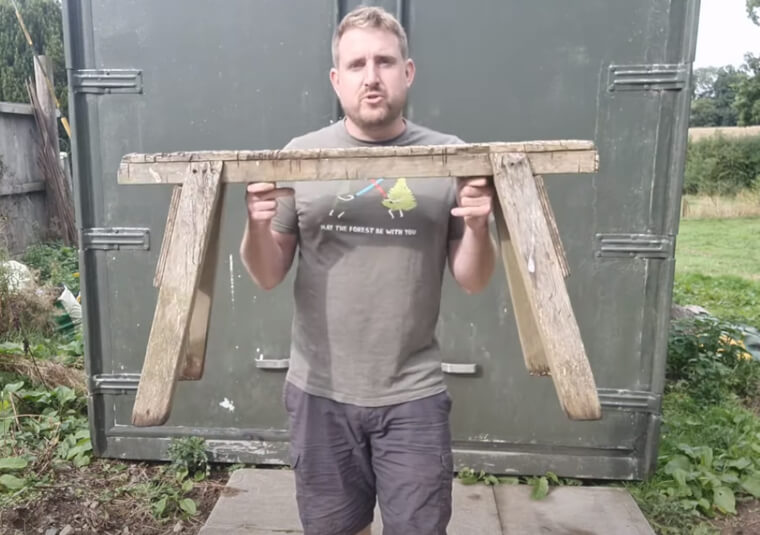 Use Carpet to Cover Your Saw Horse