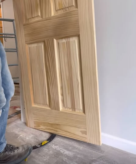 Use a Flat Pry Bar to Lift Doors