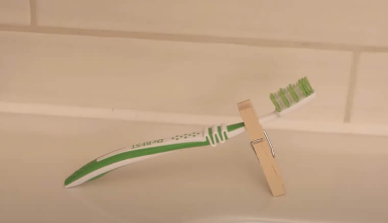 Clothespins Can Be Toothbrush Holders