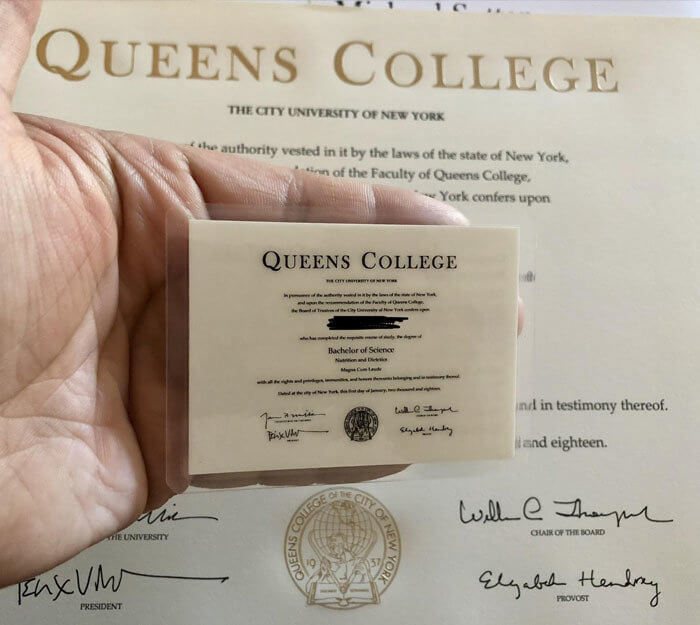 All Colleges Should Give Out Wallet-Sized Diplomas Like This One