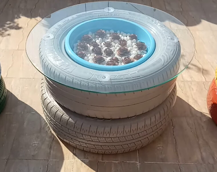 Turn Two Old Tires Into a Garden Table