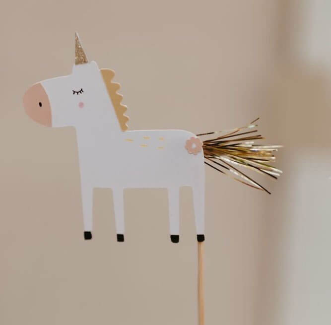 Use Paper To Create Colorful Unicorns