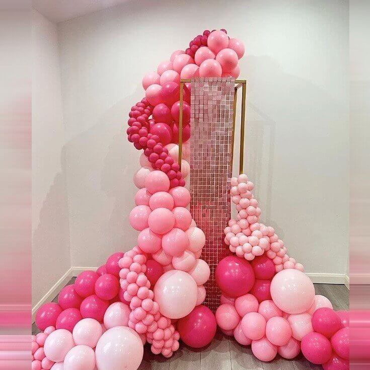Tie Balloons Together To Make An Elegant Garland