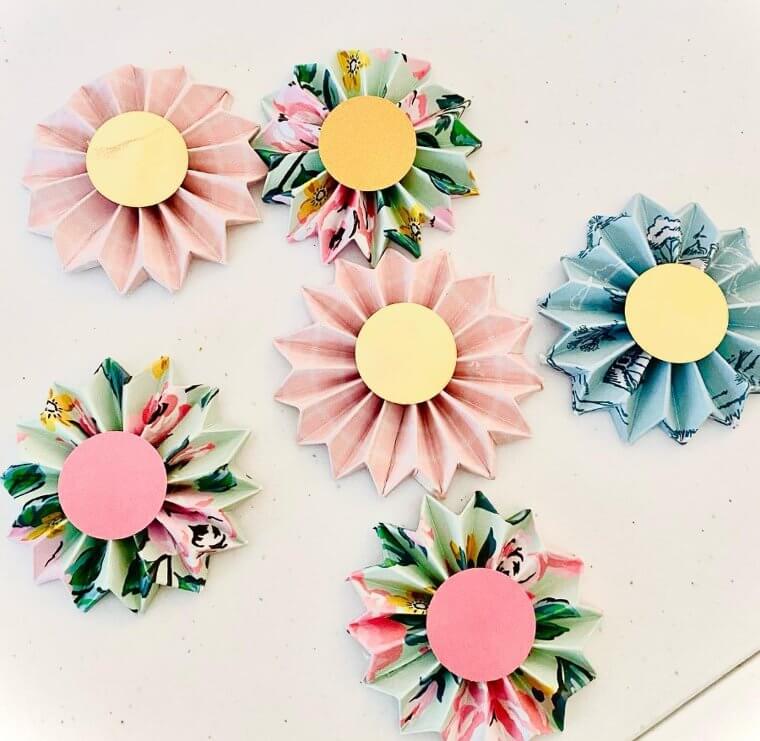 Make Some Paper Rosettes For Your Wall