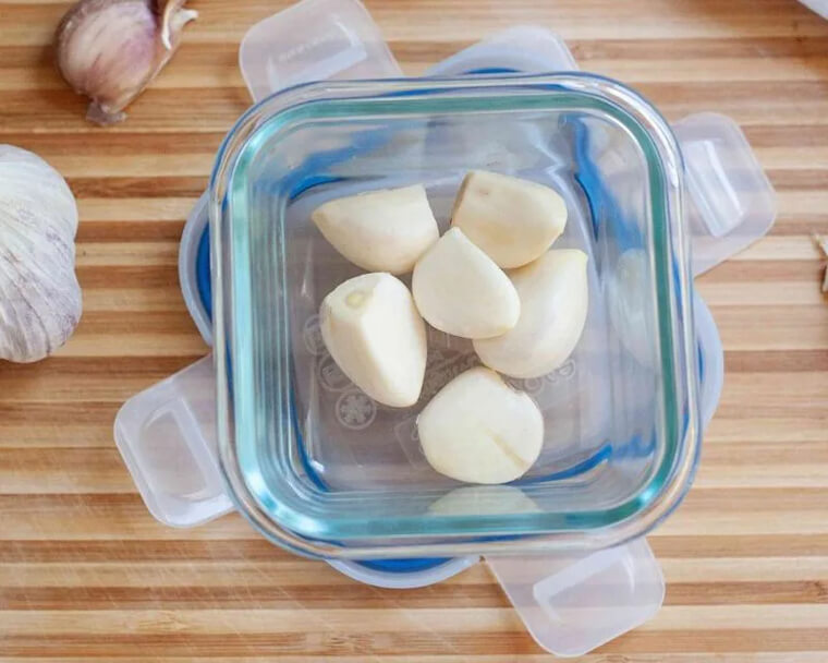 Keep Garlic Away From The Sunlight
