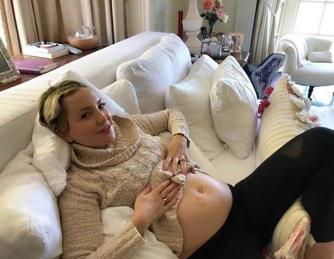 Kate Hudson Spent Her Pregnancy in the Bathroom