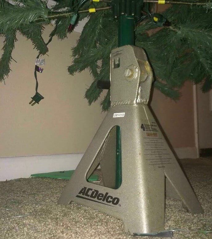 The Car Jack Saved Christmas After Their Tree Stand Broke