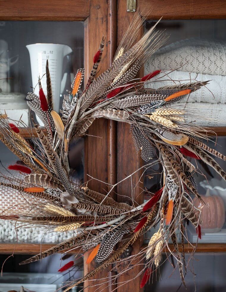 DIY Feather Wreath for Fall Vibe