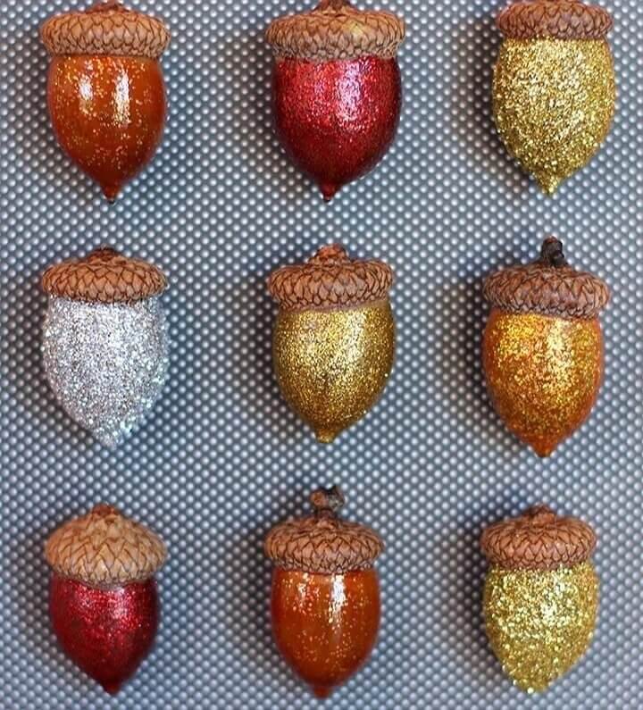 Decorate Acorns With Glitter for an Elegant Touch