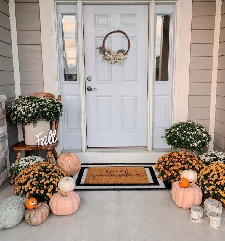 Simply Line Your Front Door With Pumpkins and Flowers