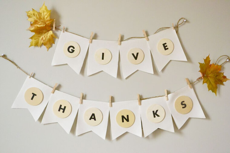 Simple 'Give Thanks' Banner