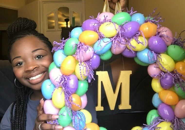 Make Your Own Wreath Using a Pool Noodle