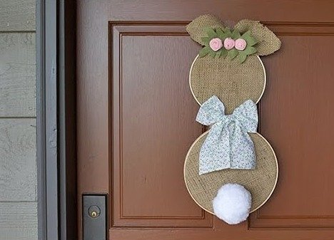 Make an Easter-Themed Door Hanger